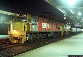 Nzr Wellington Sunday Night Northerner From Memory With Dx 5097 Returning Df 6185 North In 1990 Train Railway Locomotive