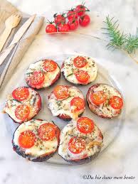 Recette D Aubergines Facon Mini Pizzas Un Plat Rapide Et Original Parfait Pour Un Diner Entre Amis Economique Et Delicieu Recettes De Cuisine Cuisine Recette