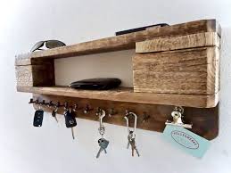 Schlusselbretter Kasten Stylisches Wandbord Mit Schlusselbrett 10 Haken Ein Designerstuck Von Kellerwerke Bei Dawan Schlusselbrett Regalwand Wandregal