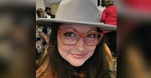 Susan Kinsey's Instagram, Twitter & Facebook