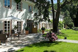 Herrenhaus (gebäude), ein von adligen oder herrenhaus 5 — (берлин,германия) категория отеля: Herrenhaus Brauereigasthof Hotel Aying