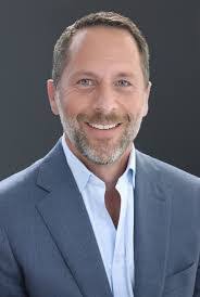 Dale Tarr's Instagram, Twitter & Facebook