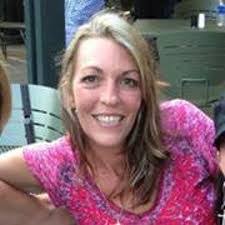 Renee Stone's Instagram, Twitter & Facebook