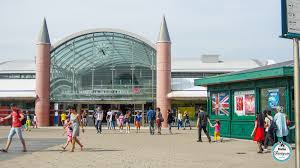 Les trains partent depuis je prévois un voyage depuis chessy vers dunkerque par train. La Consigne De La Gare Marne La Vallee Chessy Hello Disneyland