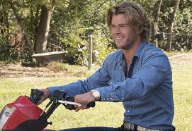 Coleção de everson miller domingues. Ferias Frustradas Protese Intima Usada Por Chris Hemsworth Esta Dando O Que Falar Na Internet Cinepop