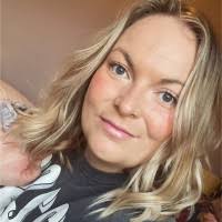 30+ "Amy Blunt" profiles