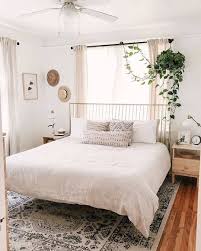 Instahippieandchic Decouvre Le Style De Deco Boheme Chic Jette Un œil A Note Tableau Deco B En 2020 Chambre A Coucher Minimaliste Idee Chambre Petite Chambre Moderne