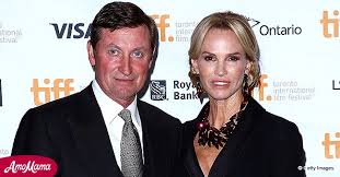 Even telling her he'd according to gretzky money wasn't what she was after in this instance. Wayne Gretzky S 5 Kids And Beautiful Wife Janet Jones Inside The Nhl Legend S Family