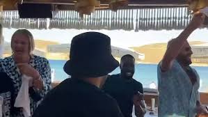 Erling braut haaland (håland, /ˈhòːlɑn/; Erling Haaland Parties With Manchester City Midfielder Riyad Mahrez On Greek Island Of Mykonos Daily Mail Online