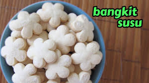 This biscuit has various colours, ranging from white, yellowish to brown, depends on the additional ingredients. Resepi Kuih Bangkit Bangkit Susu Kuih Raya Youtube