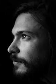 Daniel Munteanu: Poezia este creată de ochi, aparatul foto fuge să o prindă 