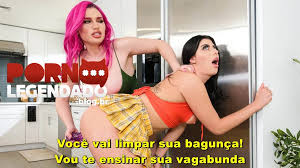 lesbian legendado ensinando a amiga bagunceira na base do sexo