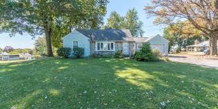 3608 Horizon Drive Lancaster Pa House For Sale Welcome Home To This Ranch Home On 2 3 Acre This Ho Kitchen Dining Room Combo Large Living Room Ranch House