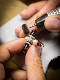 How to solve the oculory puzzle during the 'revealing the unseen' quest! High Jewelry Van Cleef Arpels