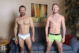 An Interview With Max Sargent: Embracing His Daddy Side (And TSA Pat Downs)  – Manhunt Daily