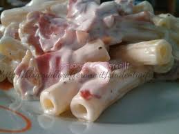 La Pasta Con Philadelphia E Speck E Un Primo Piatto Gustoso E Light Perche Light Semplicemente Perche Preparato Con P Ricette Ricette Di Cucina Ricette Light