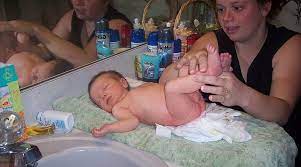 Maybe you would like to learn more about one of these? How To Change A Baby Boy S Poopy Diaper Ponfish