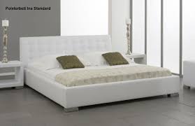 Leder Bett Polsterbett Ina Lederbett Weiss Oder Schwarz Verstepptes Kopfteil Gunstig Yatego Com Bettgestell Lederbett Polsterbett Weiss