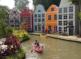 Wisata devoyage bogor ini baru dibuka secara resmi pada bulan april 2018. Harga Tiket Masuk Dan Lokasi Devoyage Bogor Jabar