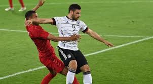 من جانبه أكد كاسبر هيولماند مدرب المنتخب الدنماركي، أن فريقه يسعى الى تقديم مباريات قوية من أجل التتويج باللقب وتكرار الانحاز الغير متوقع في نسخة 1992. Ø£Ù„Ù…Ø§Ù†ÙŠØ§ ØªØªØ¹Ø§Ø¯Ù„ Ù…Ø¹ Ø§Ù„Ø¯Ù†Ù…Ø§Ø±Ùƒ ÙˆØ¯ÙŠØ§ Ø§Ø³ØªØ¹Ø¯Ø§Ø¯Ø§ Ù„ÙŠÙˆØ±Ùˆ 2020
