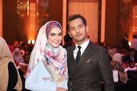 Dato' sri aliff syukri & datin shahida live on 13/4/21 | (ig)as_hijabofficial. Dato Aliff Syukri Makin Kaya