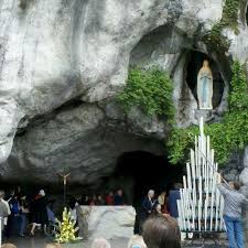 Entre le 11 février 1858 et le 16 juillet de la même année. Sanctuaires Notre Dame De Lourdes Kirche In Lourdes