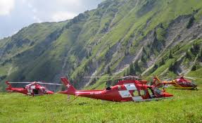 Eine kabine stürzte zirka 300 meter vor ankunft am berg mottarone ab. Frutiglander Heli Einsatz Nach Seilbahn Ungluck