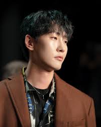 We had the honour of having the famous Korean singer Shaun( @shaunthehuman  ) to attend our FW23 VFW. Adding even more star power to an already  incredible evening! 📷: @epilogue_rom ⠀ #vancouverfashionweek #