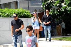 Arbaaz Khan Malaika Arora Amrita Arora Shakeel Ladak And Family Snapped Post Their Lunch In Bandra Parties Events Bollywood Hungama Surprisingly, shakeel ladak's name also totals to number 8. arbaaz khan malaika arora amrita