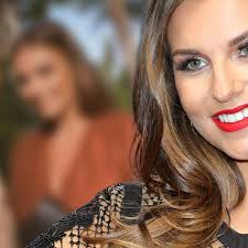 Wontorra ist die tochter des moderators jörg wontorra und der redakteurin ariane wontorra, geb. Ninja Warrior Star Laura Wontorra Fotoraritat Die Rtl Moderatorin Zeigt Sich Mit Ihrem Mann Bunte De