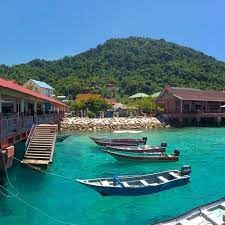 The names are perhentian besar, the larger of the two and popular among couples and families with children, and perhentian kecil, the smaller island and very popular among budget travelers. Kampung Nelayan Besut Terengganu