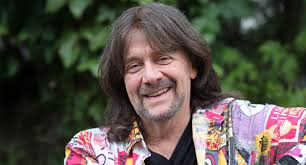 Amanda skrev barnbok om att sitta i rullstol