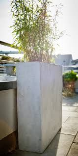 Pflanzkubel Blumenkubel Pflanzgefasse In Beton Oder Sandsteinoptik Outdoor Pflanzen Pflanzkubel Bepflanzung