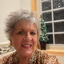 When I first started in this biz years ago, blazers and suits were the  standard …. then that look went away …. and now it's back and I'm happy  about it! What