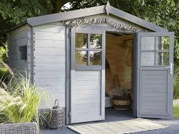 Une Jolie Cabane Pour Mon Jardin Elle Decoration Cabane Jardin Cabane De Jardin Bois Chalet De Jardin