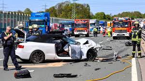 Schwerer Unfall auf A45 bei Hagen - Fünf Menschen verletzt, zwei davon schwer