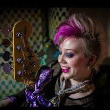 Julia Crow (@babyjujucrow)