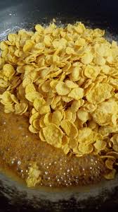 Biskut cornflakes madu rangup ni takda dalam list kilang tu. Resepi Cornflakes Madu Tanpa Oven