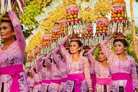 Best national costume indonesia di ajang miss grand international 2018 #missgrandinternational2018 #bestnationalcostume. Indonesian Traditional Clothing Azimuth Adventure Travel