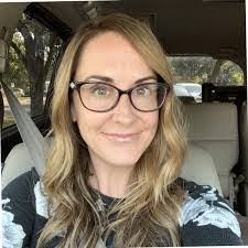 Leigh Keyser's Instagram, Twitter & Facebook