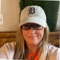 Crystal Slater's Instagram, Twitter & Facebook