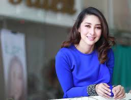 Pelakon cantik, rita rudaini memberitahu kepada sebuah sumber bahawa dia seronok melihat selebriti terkenal yang sedang hamil sekarang dan sebagai seorang wanita juga ibu dia memendam hasrat untuk mempunyai cahaya mata perempuan. Saya Dah Move On Tapi Netizen Yang Tak Move On Lagi Sebenarnya Rita Rudaini