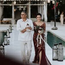 People interested in kebaya pengantin batak also searched for. Kebaya Pengantin Batak Kancing Depan Baju Nikah Putih Simple Perpaduan Antara Jenis Kebaya Modern Dan Gaun Memang Menjadi Salah Satu Busana Pernikahan Dewasa Ini Yang Sangat Populer Sekali