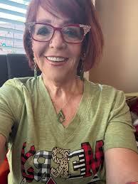 Which look should I wear today?