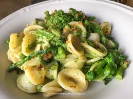 Orecchiette con cime di rapa. Orecchiette Pugliesi Con Cime Di Rapa Una Ricetta Semplice E Gustosa