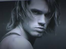 Annak ellenére sem lelt igazán békére, hogy viszonylag korán elindult pályafutása, ami meghozta számára a sikert és a világhírnevet. Story Hosszu Katinka Es Uj Parja Gelencser Mate Facebook