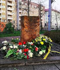 In gedenken an die opfer des „alliierten bombenterrors 13. Gedenken An Jorge Gomondai In Dresden