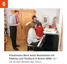 Und bewirbt sich um die bundestagskandidatur der cdu im hochsauerlandkreis. Christoph Schult No Twitter Es Ist Einfach Sich Uber Dieses Foto Aus Dem Hause Merz Lustig Zu Machen Und Falsch Hausmusik In Die Konservative Ecke Zu Schieben Ich Glaube Dass Viele Nur