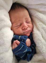 Can someone please make newborn pics with this please and thank you