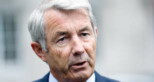 Comment: Fine Gael's Michael Lowry links are awkward for the party